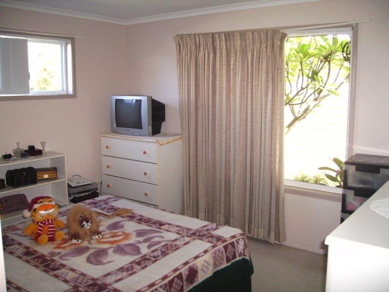 779 Boat Harbour Drive, Urangan QLD 4655