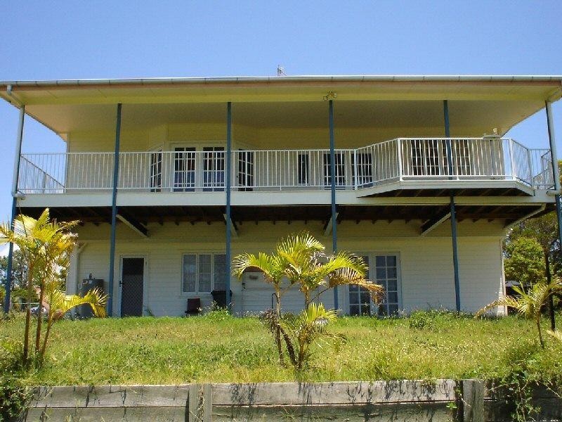 6 Dolphin Avenue, Booral QLD 4655