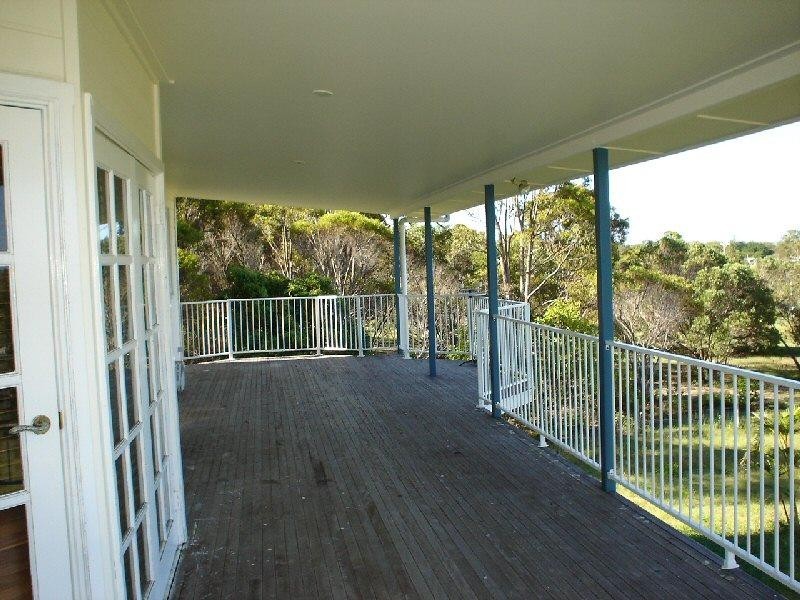 6 Dolphin Avenue, Booral QLD 4655