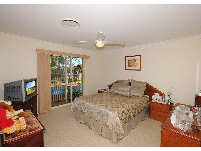 8 Delmo Court, Urraween QLD 4655