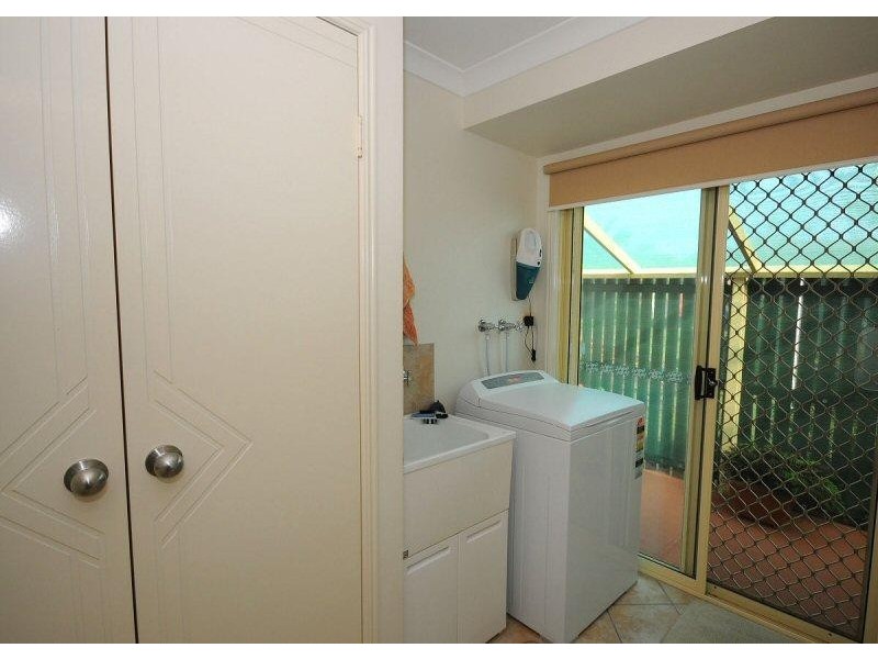 8 Delmo Court, Urraween QLD 4655
