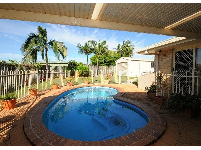 8 Delmo Court, Urraween QLD 4655