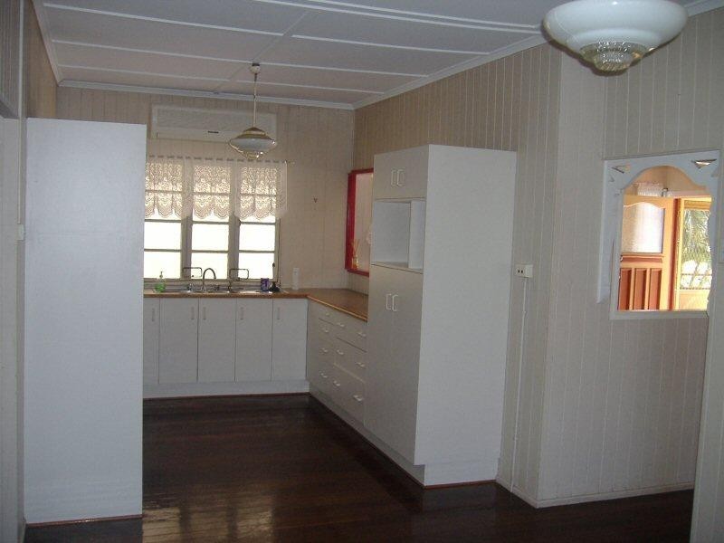 11 Ocean Street, Torquay QLD 4655