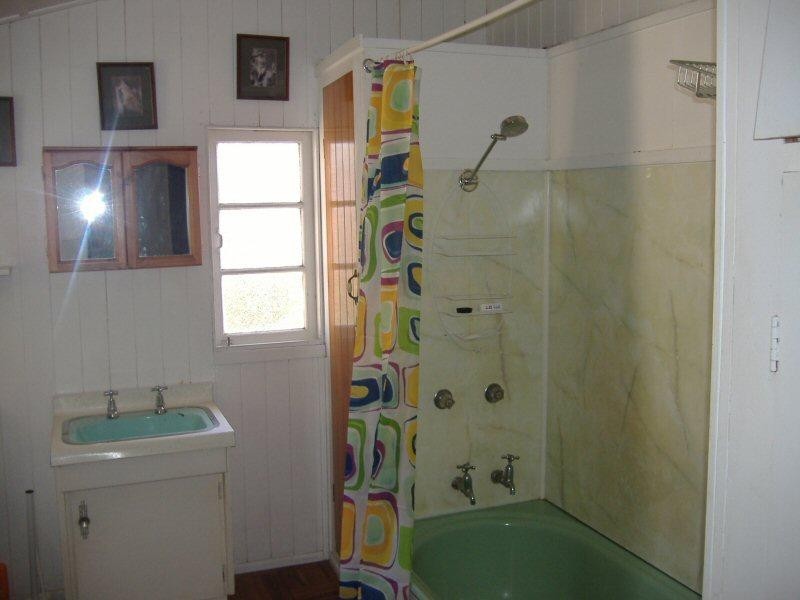 11 Ocean Street, Torquay QLD 4655