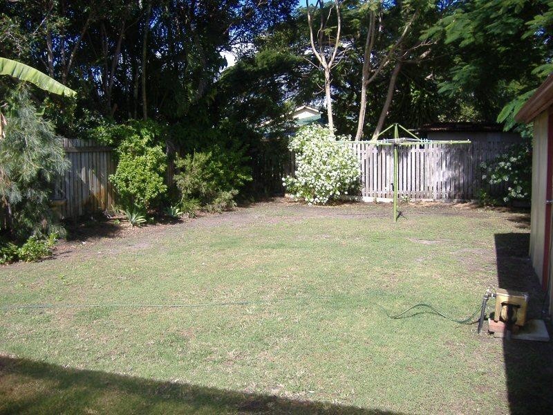 11 Ocean Street, Torquay QLD 4655