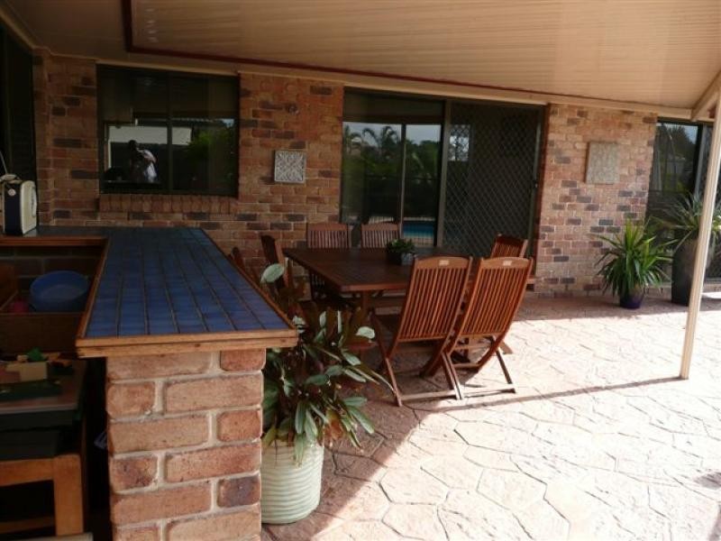 18 Hyperno Road, Point Vernon QLD 4655