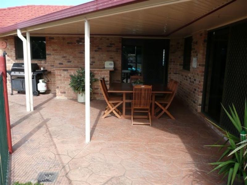 18 Hyperno Road, Point Vernon QLD 4655