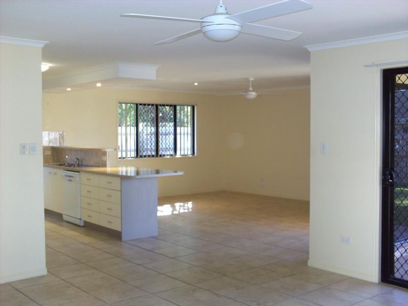 9 Border Court, Torquay QLD 4655