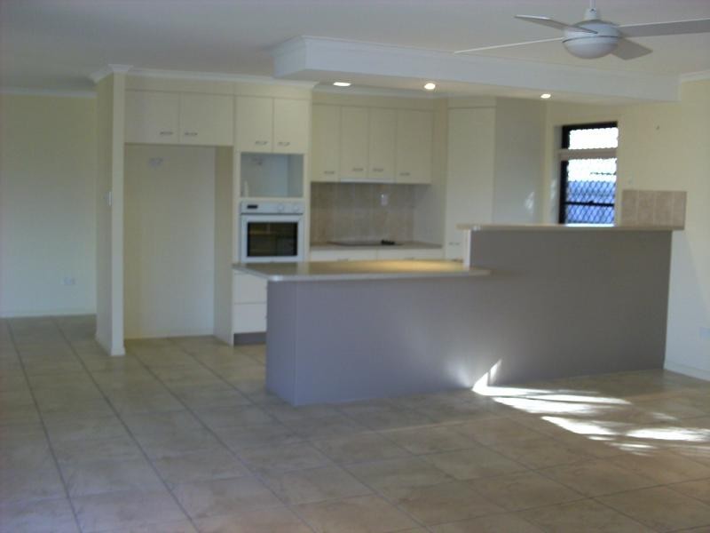 9 Border Court, Torquay QLD 4655