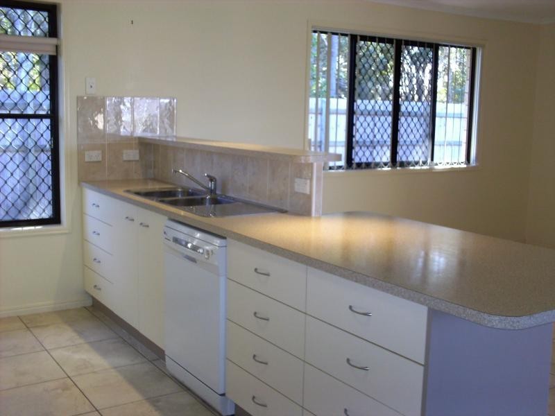 9 Border Court, Torquay QLD 4655