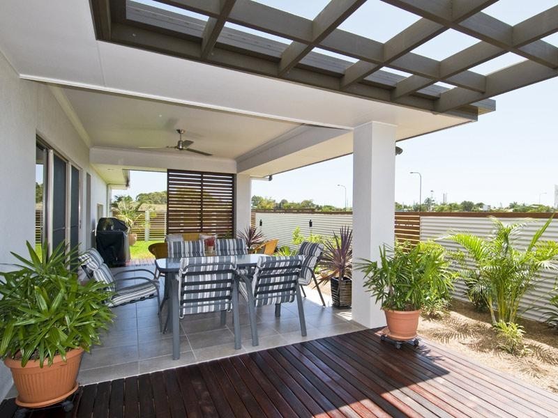 14 Oceanblue Boulevard, Pialba QLD 4655