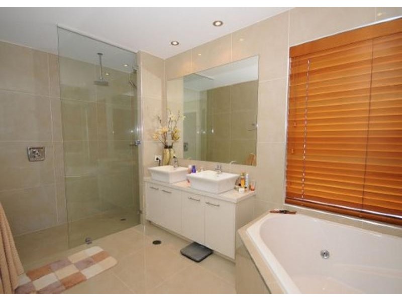 Apartment 17/558 Esplanade, Urangan QLD 4655