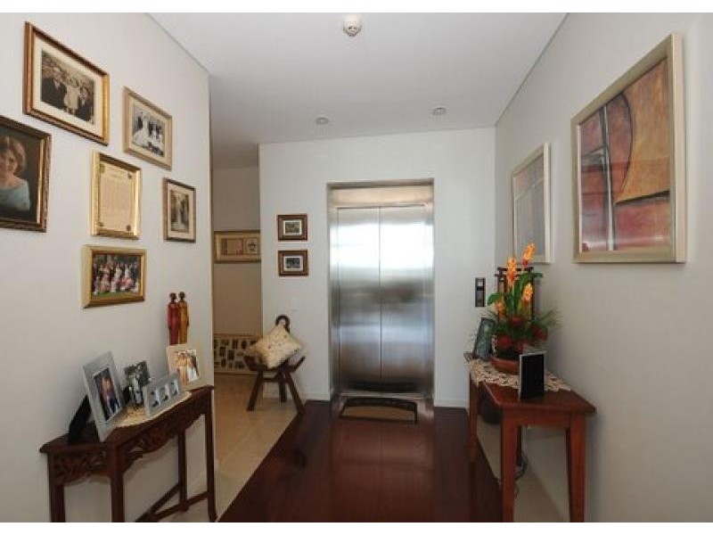 Apartment 17/558 Esplanade, Urangan QLD 4655