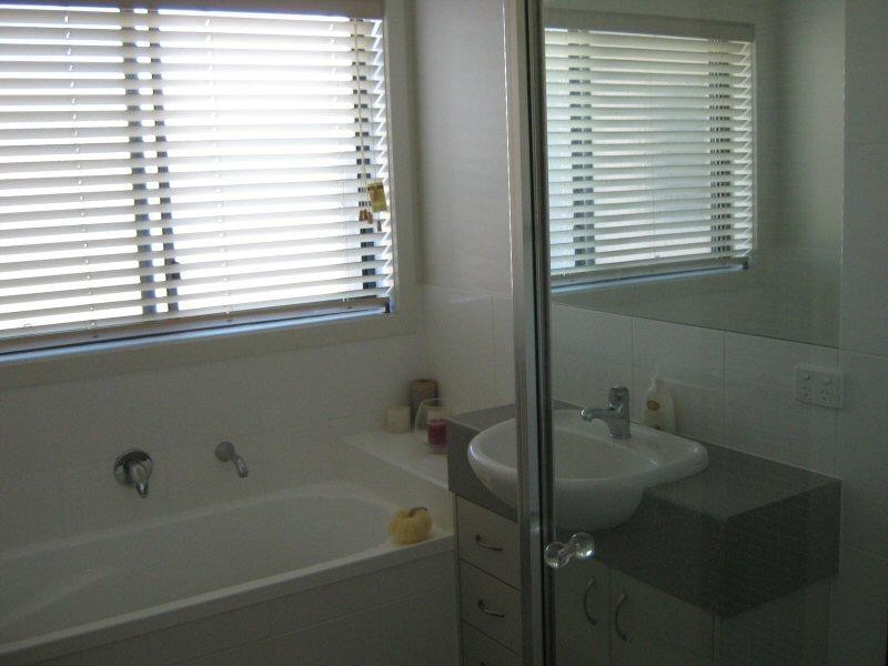 15 Amstal Avenue, Wondunna QLD 4655