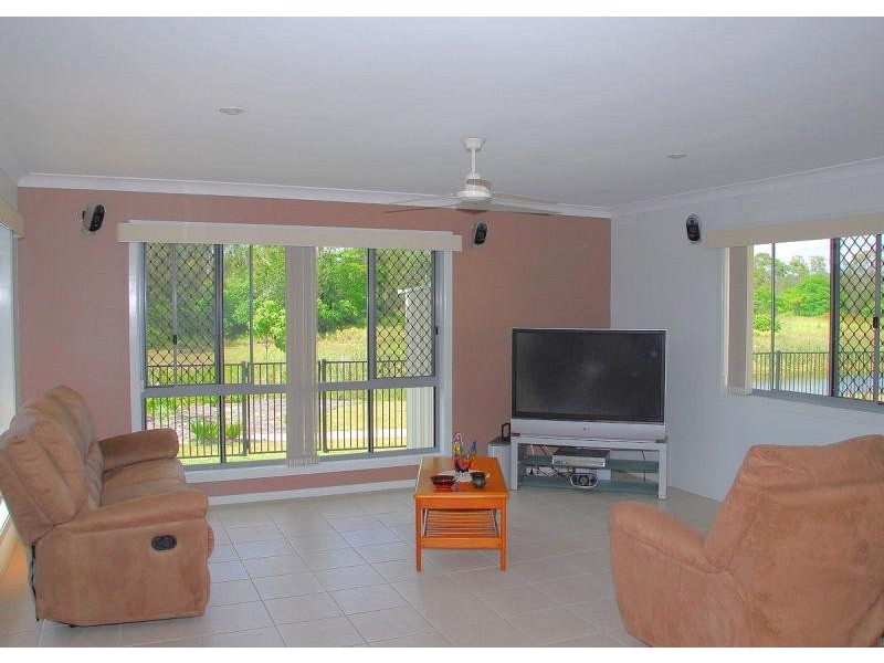 22 Spinnaker Drive, Point Vernon QLD 4655