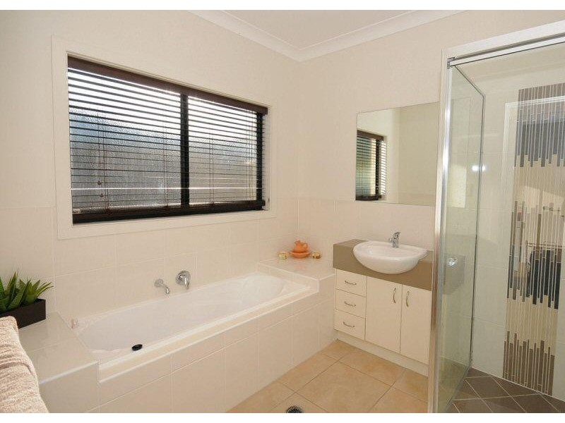 19 Amstal Avenue, Wondunna QLD 4655