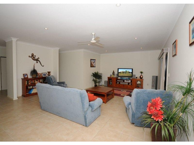 19 Amstal Avenue, Wondunna QLD 4655