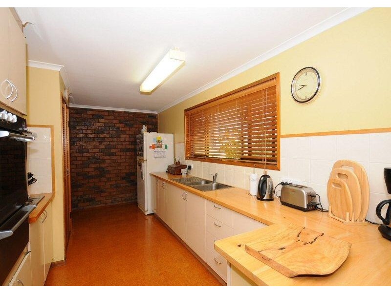 27 Turrum Street, Scarness QLD 4655