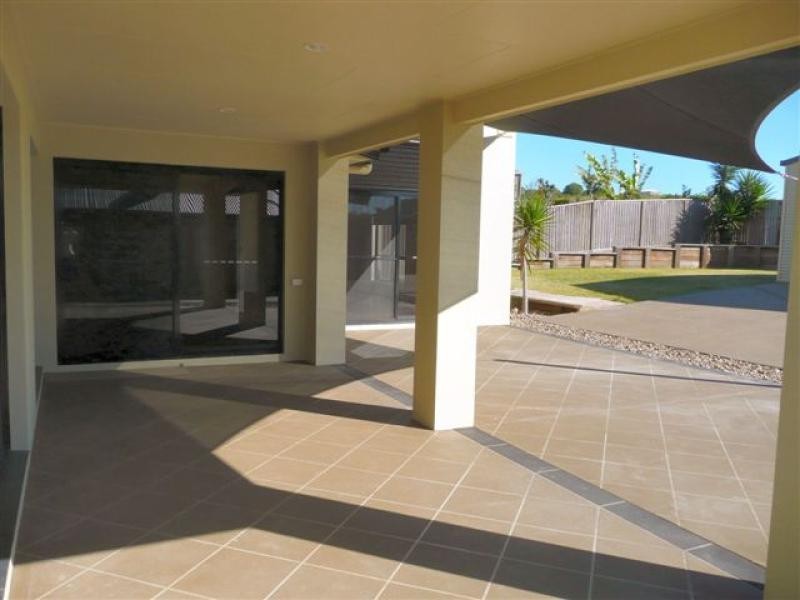 18 Seacrest Drive, Wondunna QLD 4655