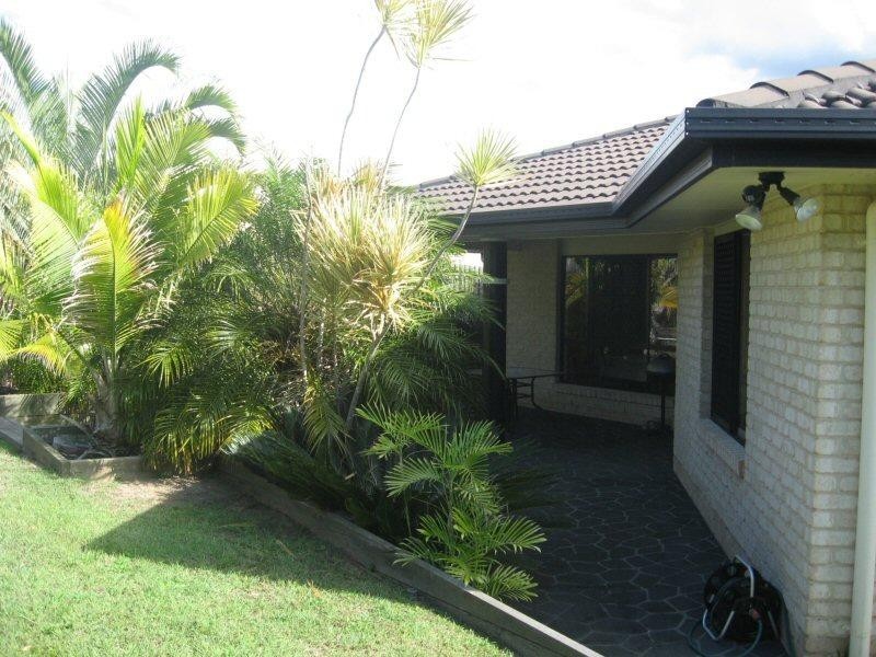 4 Neisler Court, Urraween QLD 4655