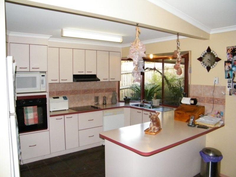 10 Daydream Court, Kawungan QLD 4655