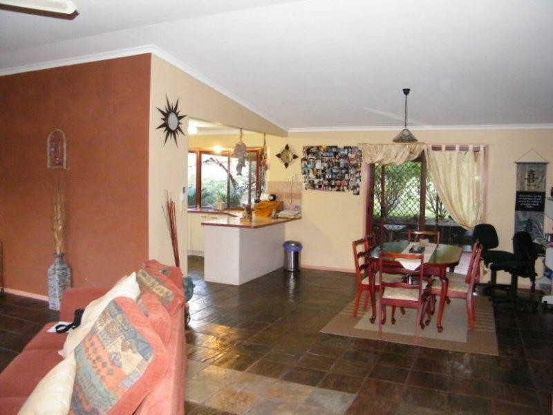 10 Daydream Court, Kawungan QLD 4655