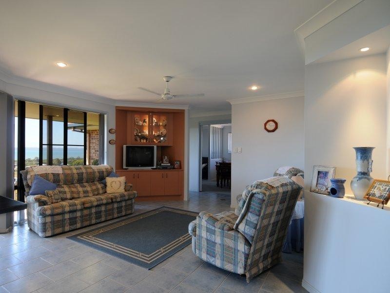 22 Cove Boulevard, River Heads QLD 4655