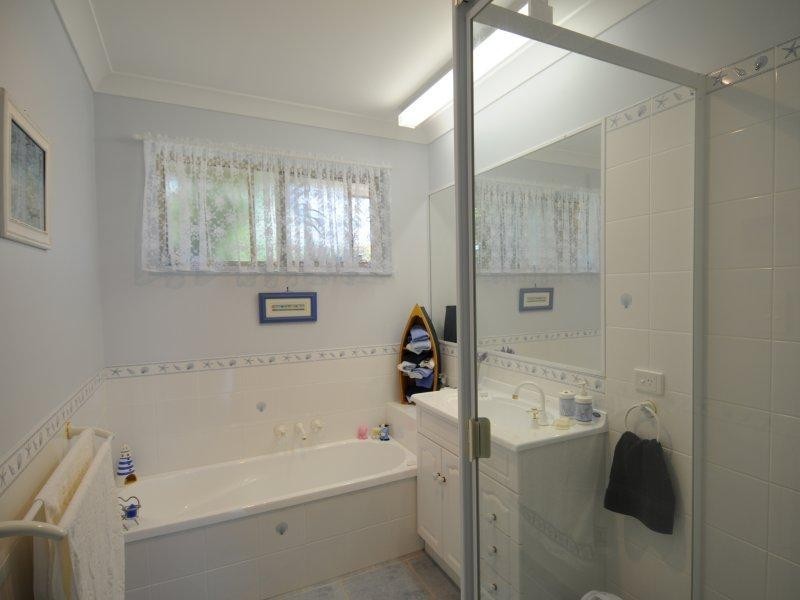 22 Cove Boulevard, River Heads QLD 4655