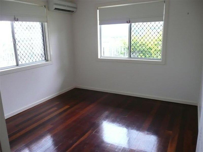 464 Esplanade, Torquay QLD 4655
