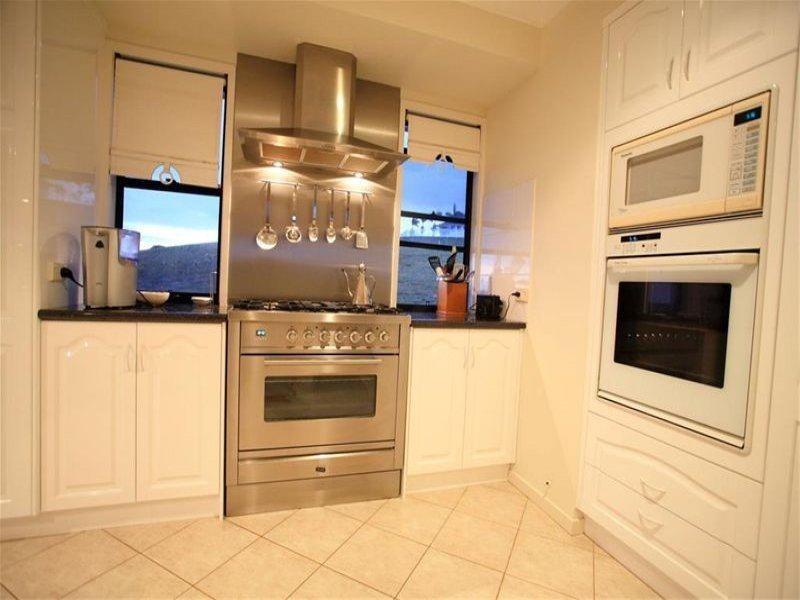 16 Swissalp Drive, Urraween QLD 4655