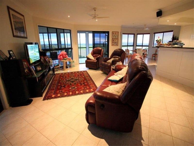 16 Swissalp Drive, Urraween QLD 4655