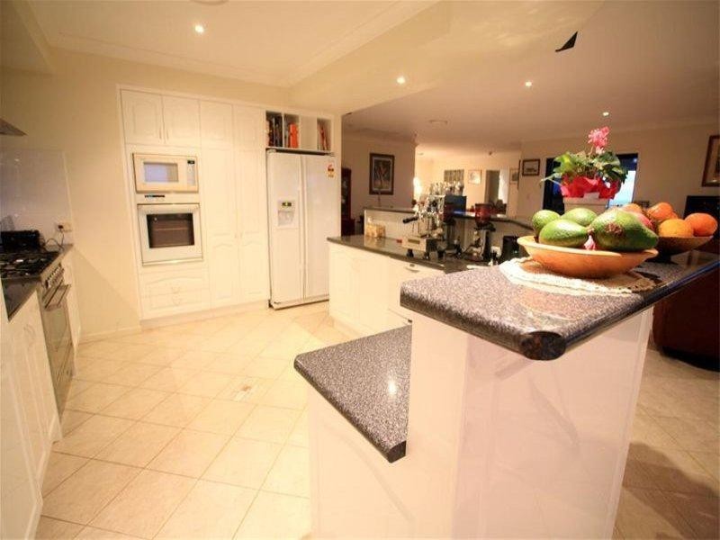 16 Swissalp Drive, Urraween QLD 4655