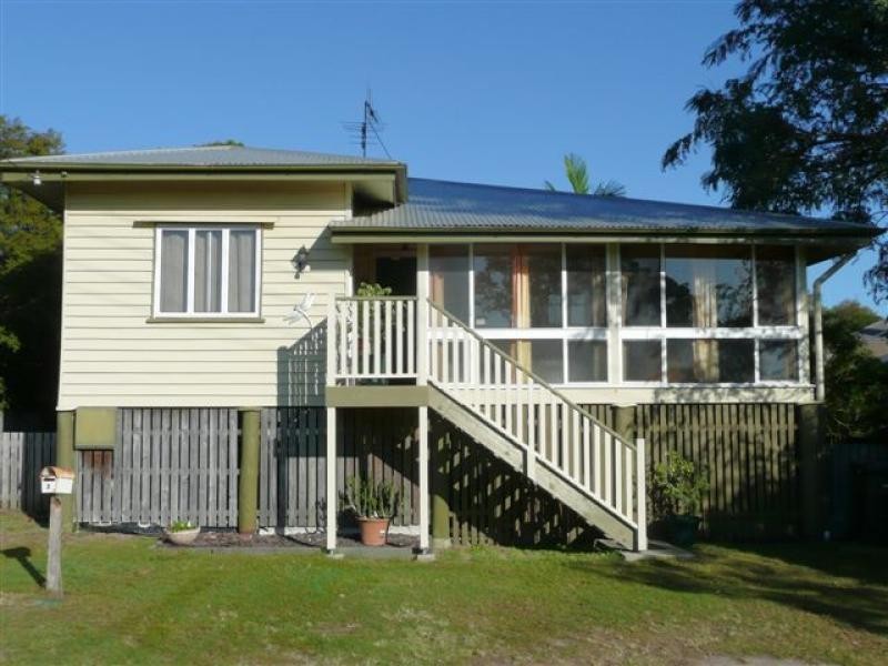 7 Pine Street, Torquay QLD 4655