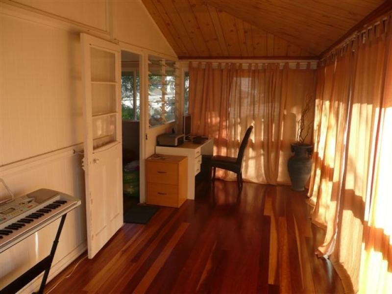 7 Pine Street, Torquay QLD 4655