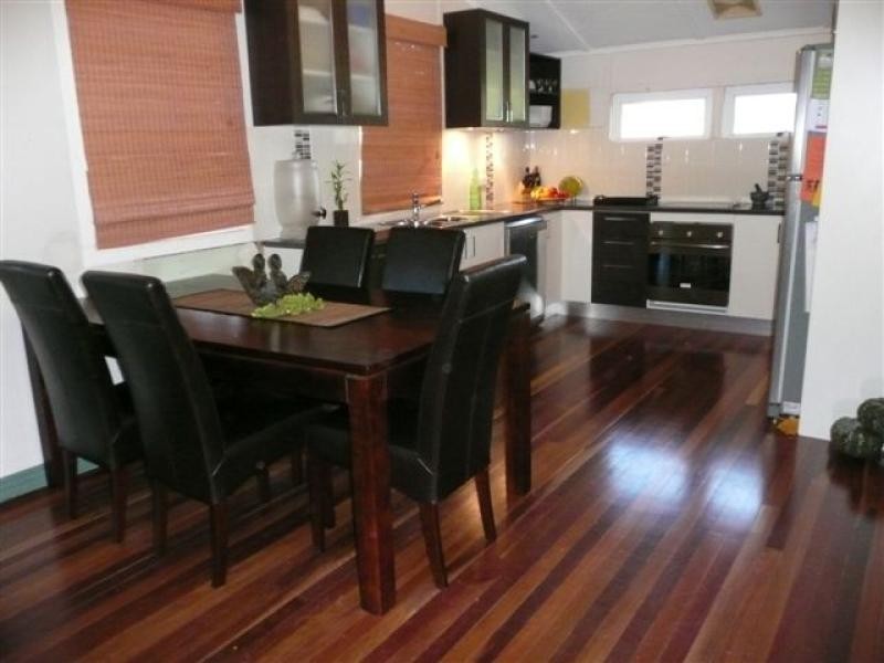 7 Pine Street, Torquay QLD 4655