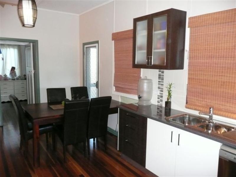 7 Pine Street, Torquay QLD 4655