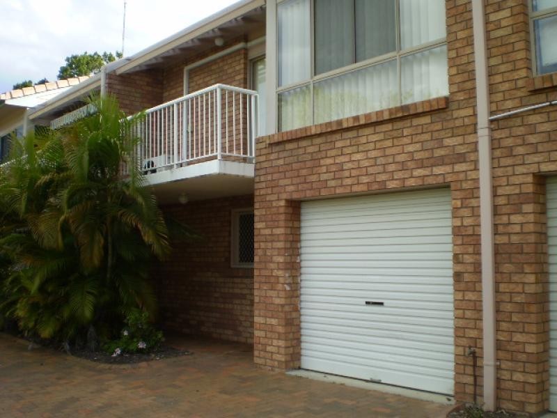 Unit 2/489 Esplanade, Torquay QLD 4655