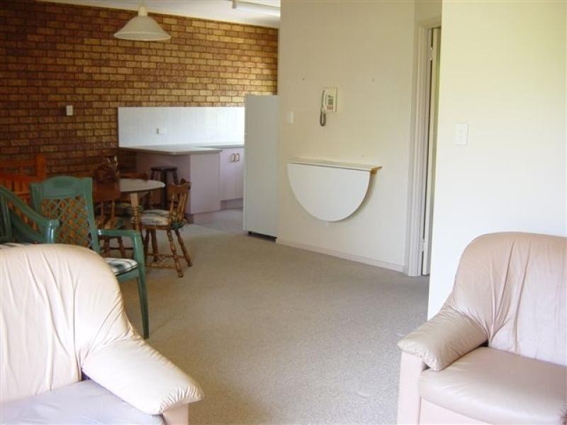 Unit 2/489 Esplanade, Torquay QLD 4655