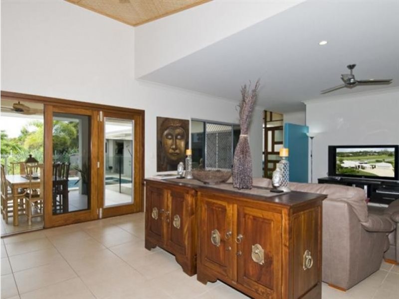 33 Ocean Park Drive, Dundowran Beach QLD 4655