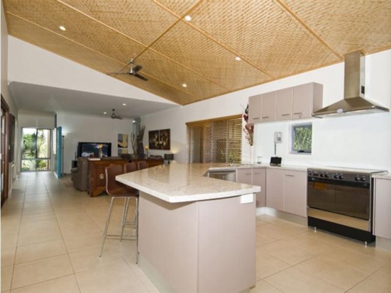 33 Ocean Park Drive, Dundowran Beach QLD 4655