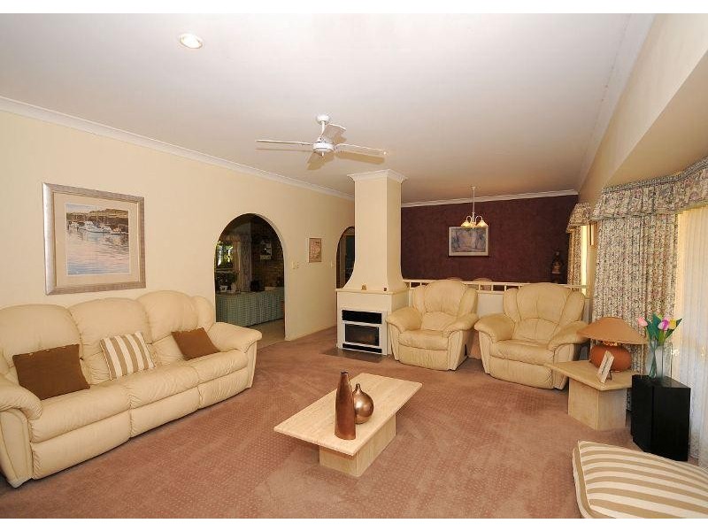 45 Wellington Crescent, Wondunna QLD 4655