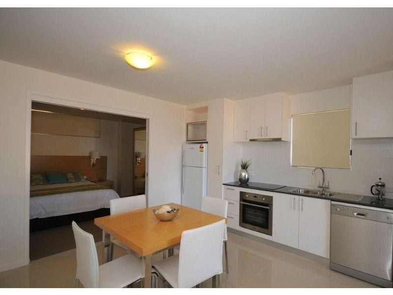 627 Esplanade, Urangan QLD 4655