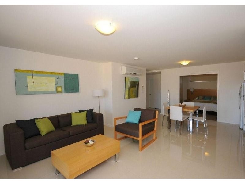 627 Esplanade, Urangan QLD 4655