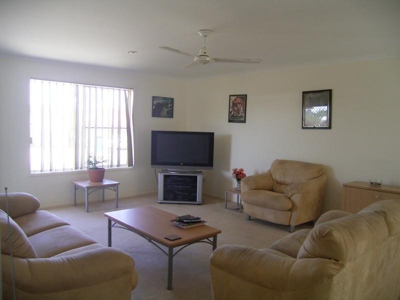9 Moonstone Drive, Urangan QLD 4655