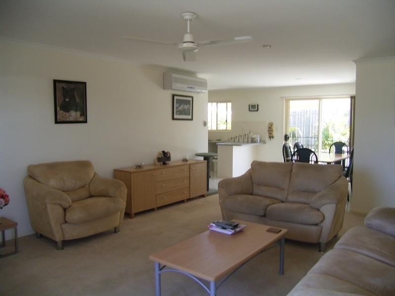 9 Moonstone Drive, Urangan QLD 4655