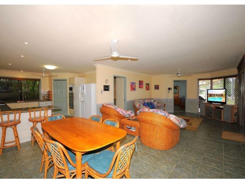 22 Lester Crescent, Torquay QLD 4655