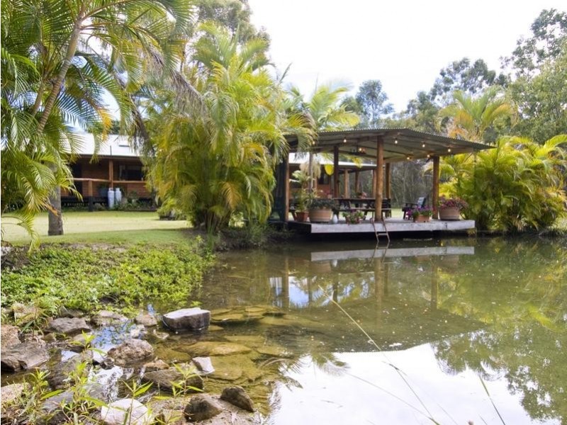 25 Shore Road West, Hervey Bay QLD 4655