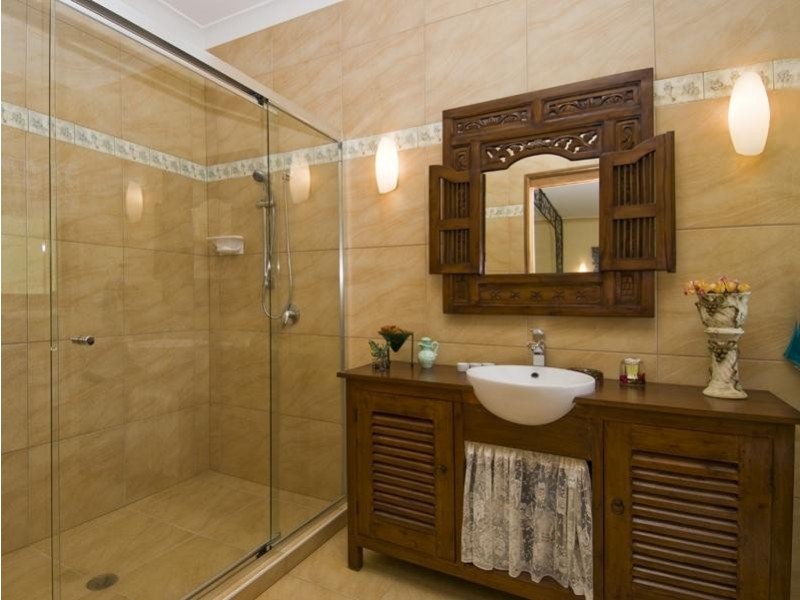 25 Shore Road West, Hervey Bay QLD 4655