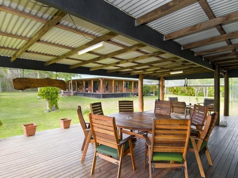 25 Shore Road West, Hervey Bay QLD 4655