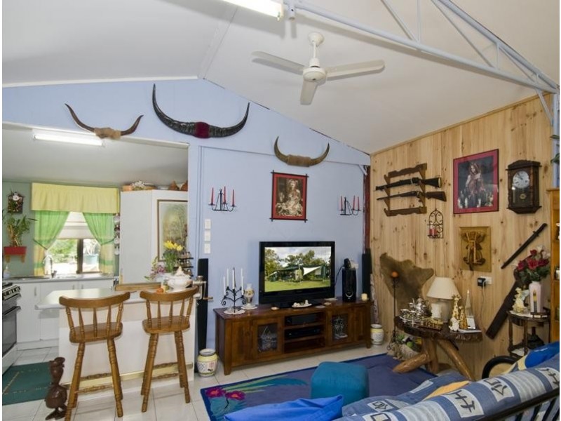 25 Shore Road West, Hervey Bay QLD 4655